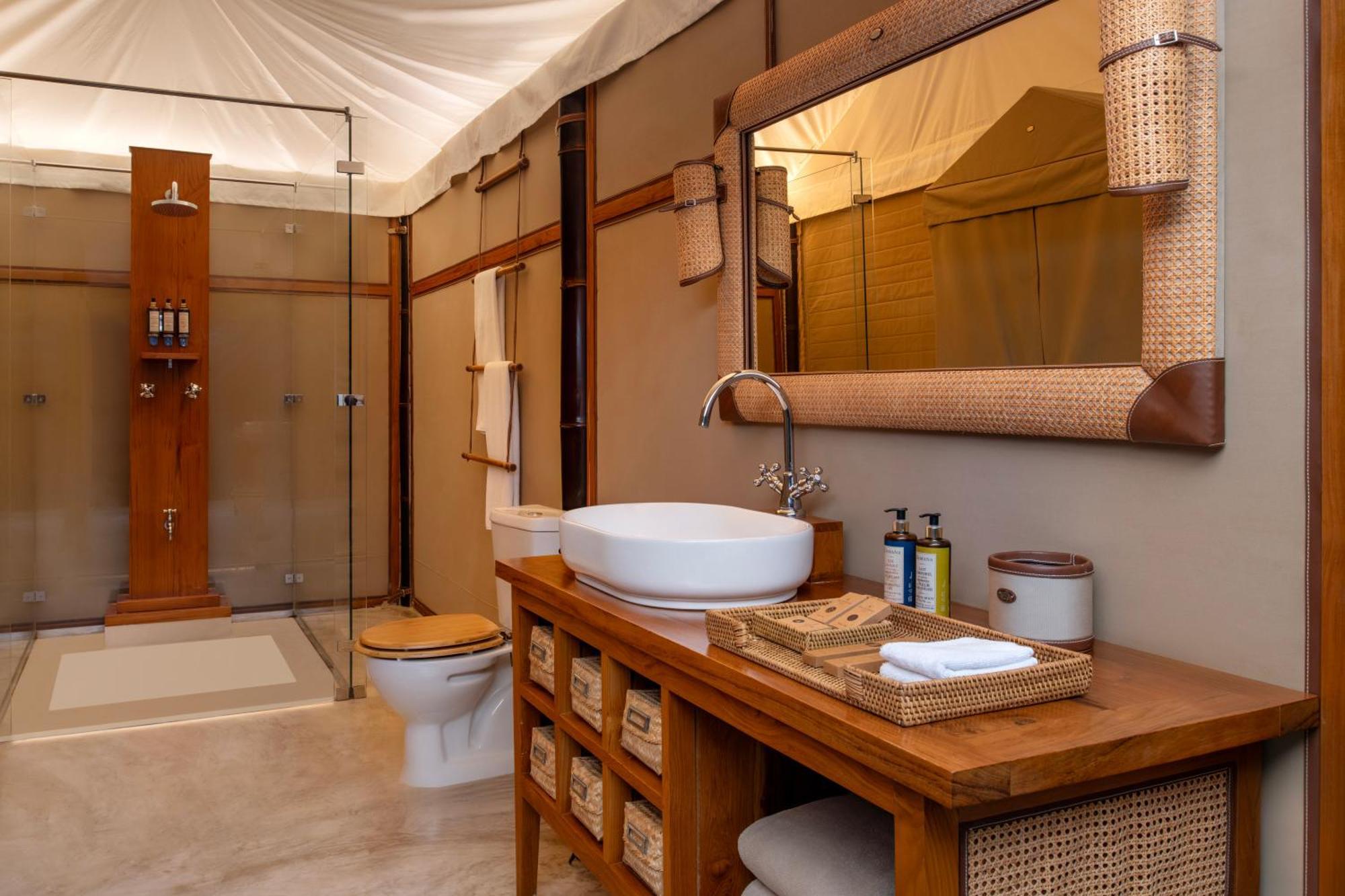 The Outpost Al Barari Camp Hotel Mesaieed Luaran gambar